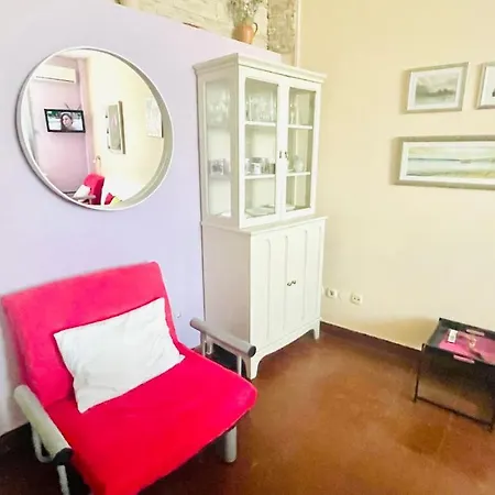 Apartment Vintage Inside City Galleria - *
